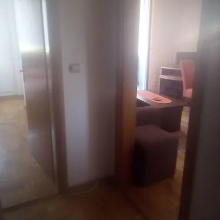 Debora 2 Apartment *